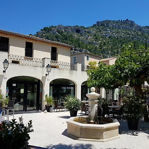 Hotel Restaurant Du Parc En Bord De Riviere